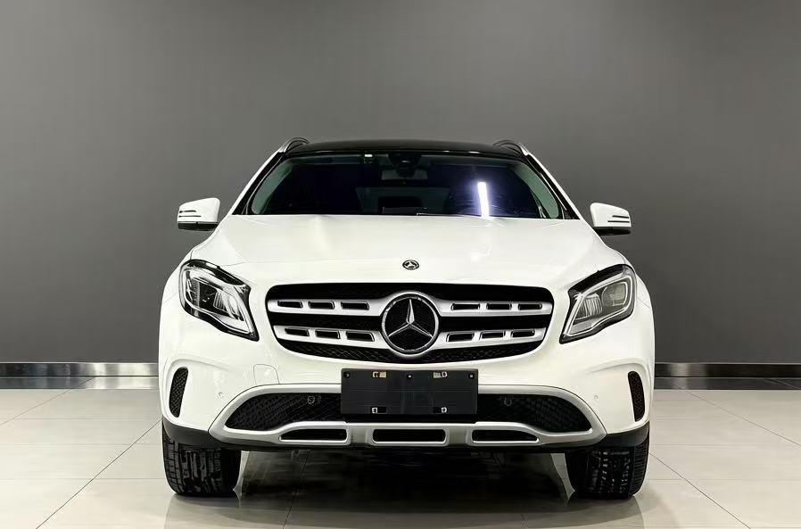 Mercedes-Benz GLA 2017 thumb 9