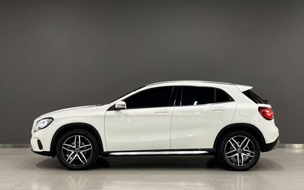 Mercedes-Benz GLA 2017 thumb 10