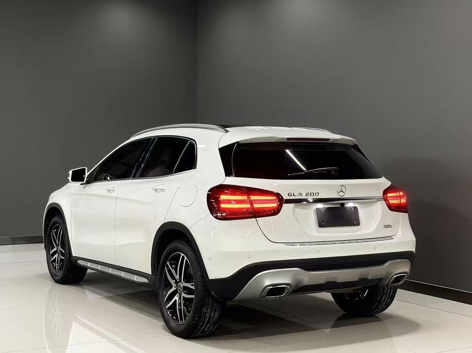 Mercedes-Benz GLA 2017 thumb 11