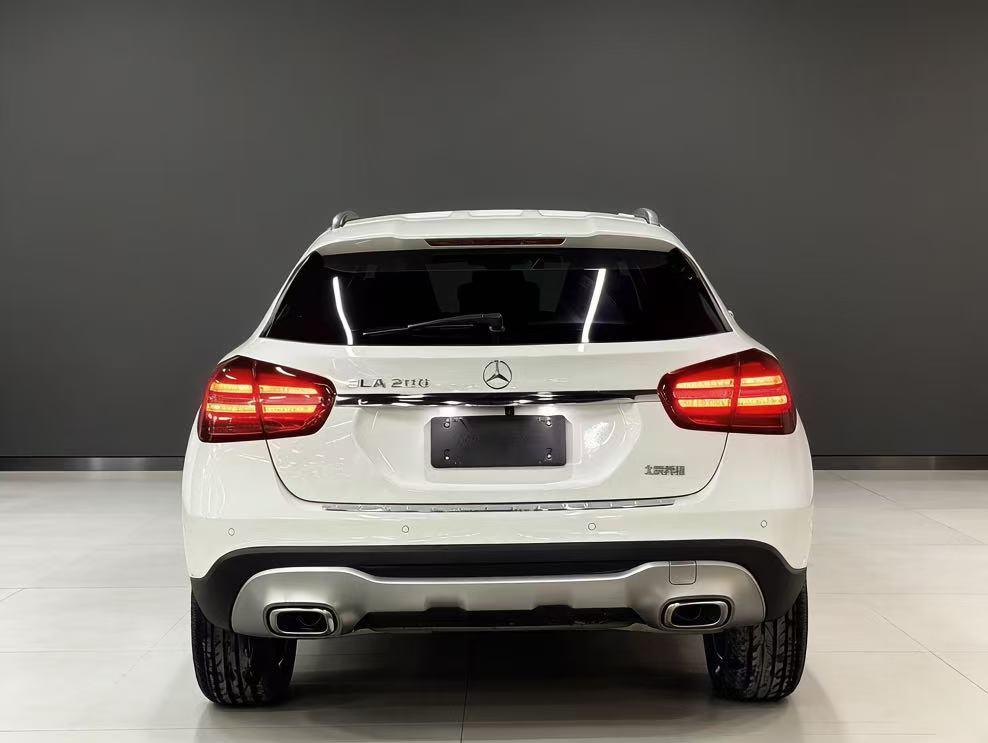 Mercedes-Benz GLA 2017 thumb 12