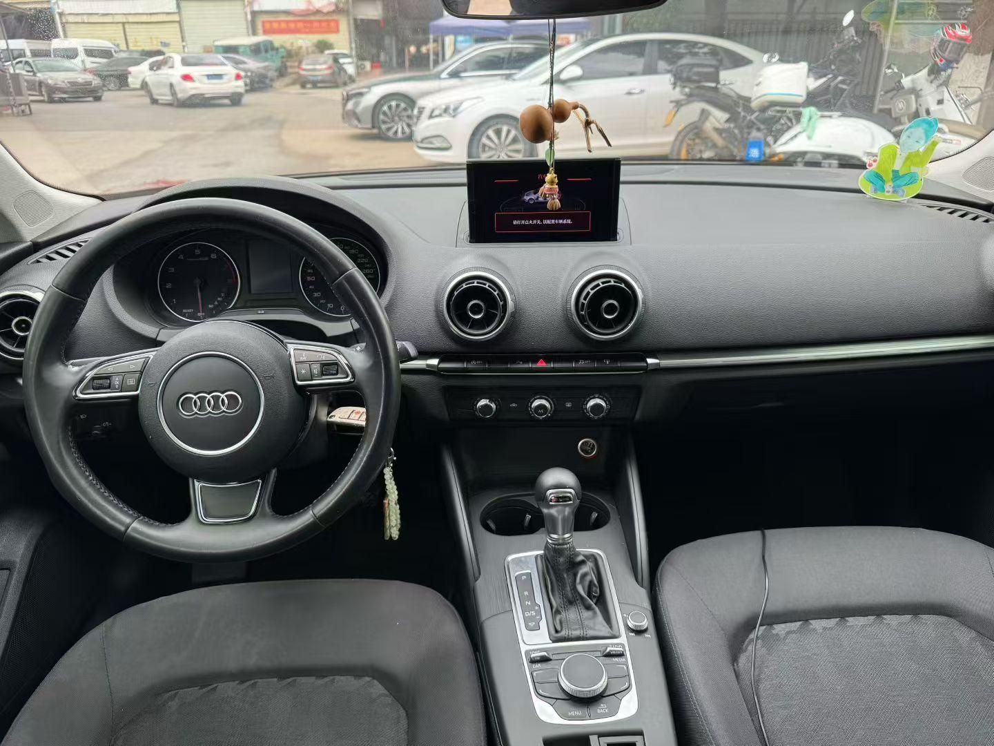 Audi A3 2015 thumb 5