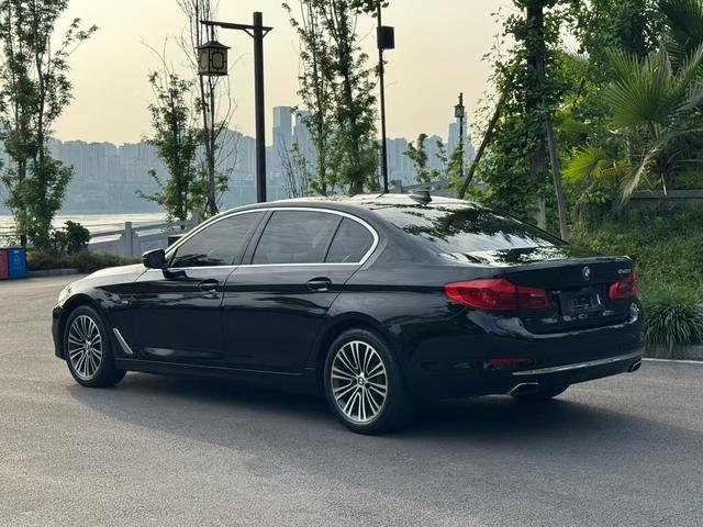 BMW 5 серии 2018 thumb 2