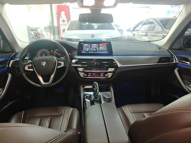 BMW 5 серии 2018 thumb 4