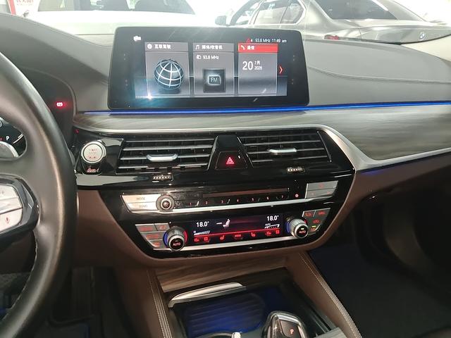 BMW 5 серии 2018 thumb 5