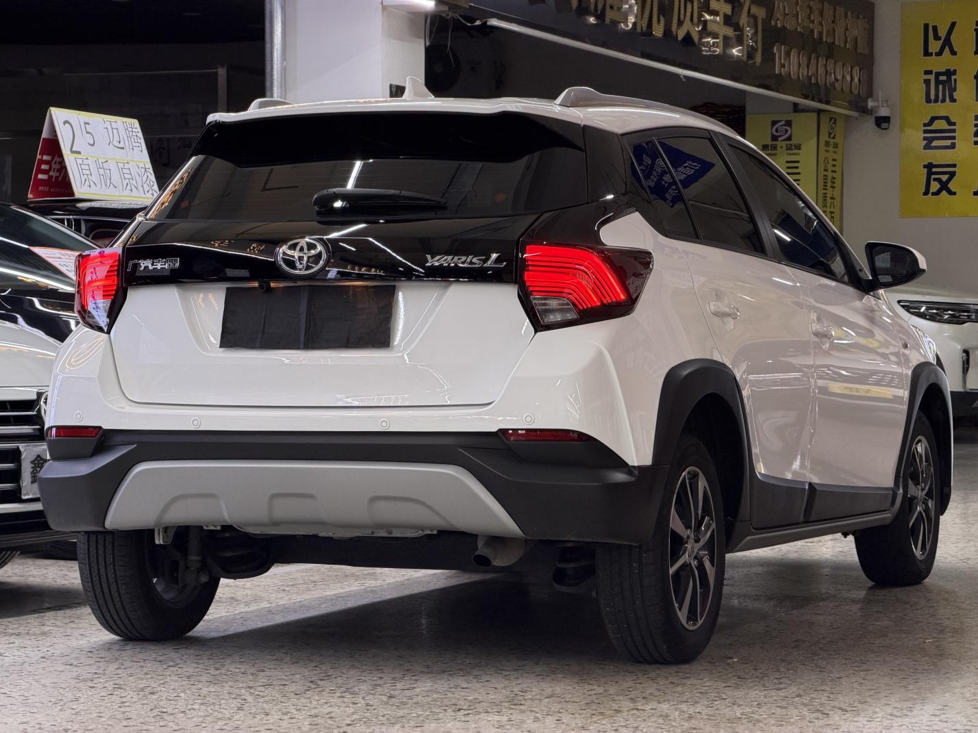 Toyota Yaris 2022 thumb 2