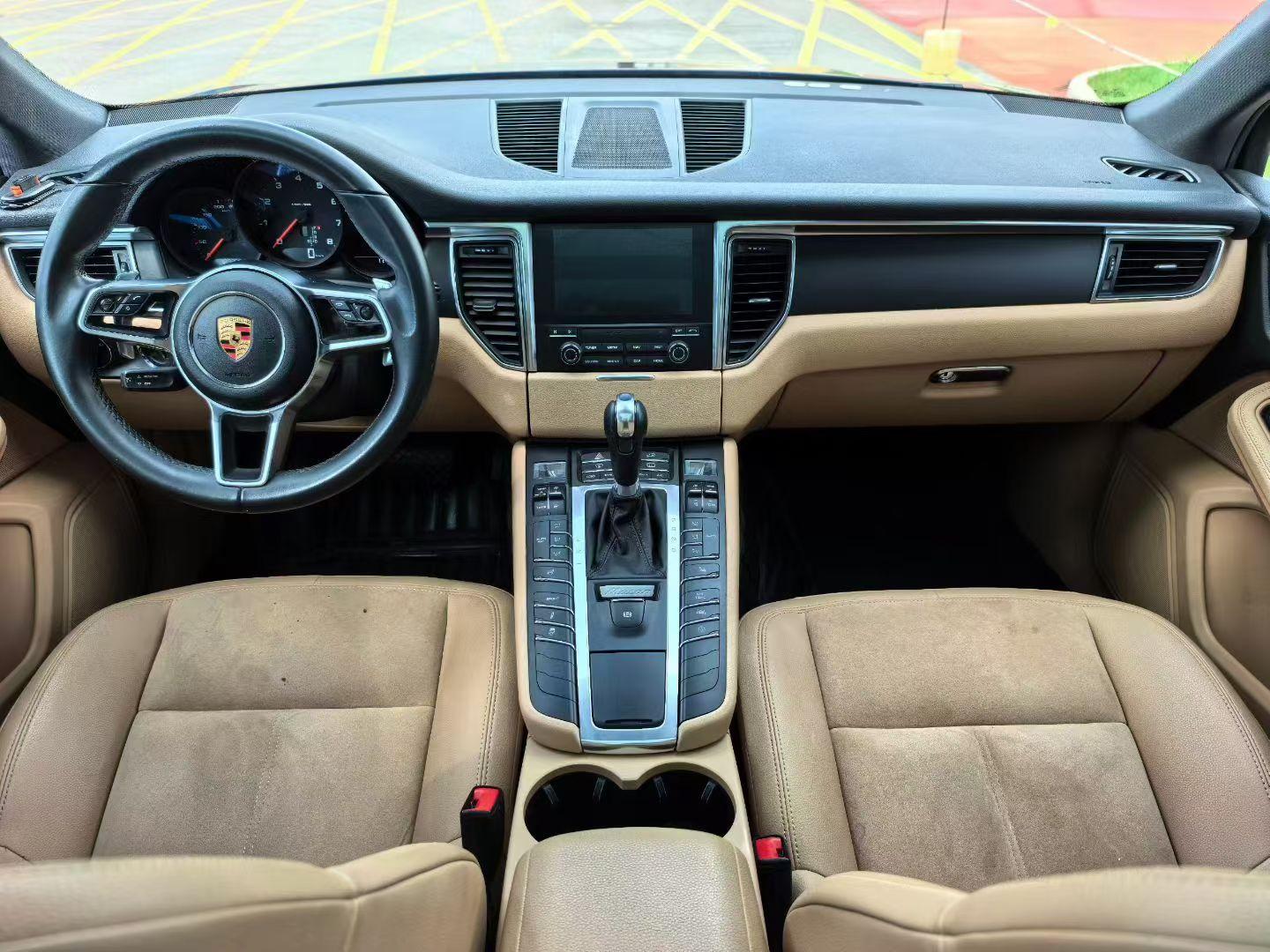 Porsche Macan 2017 thumb 5