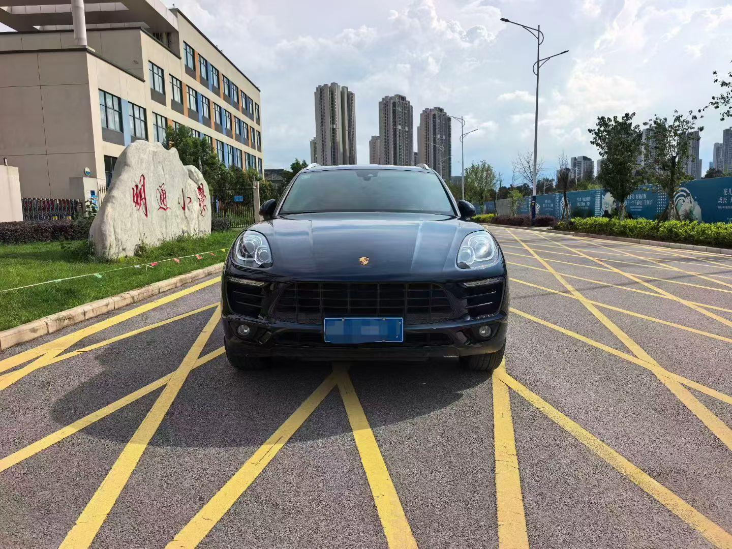 Porsche Macan 2017 thumb 10