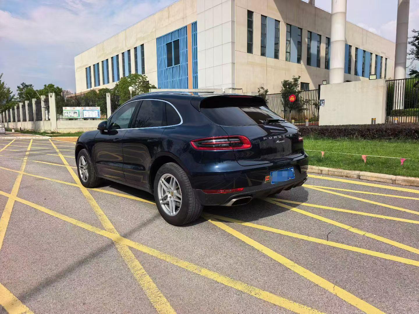 Porsche Macan 2017 thumb 12