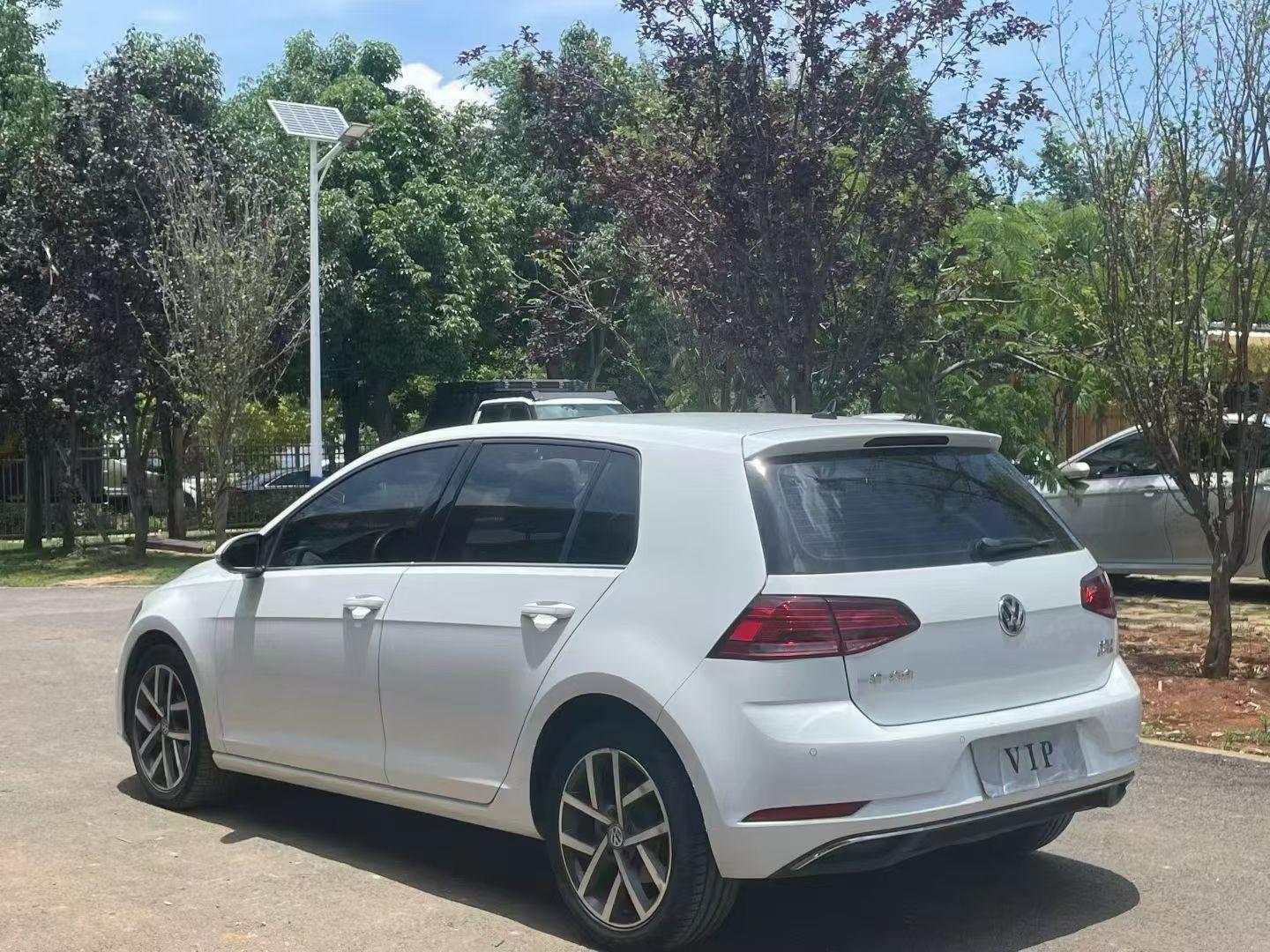 Volkswagen Golf Sportsvan 2020 thumb 2
