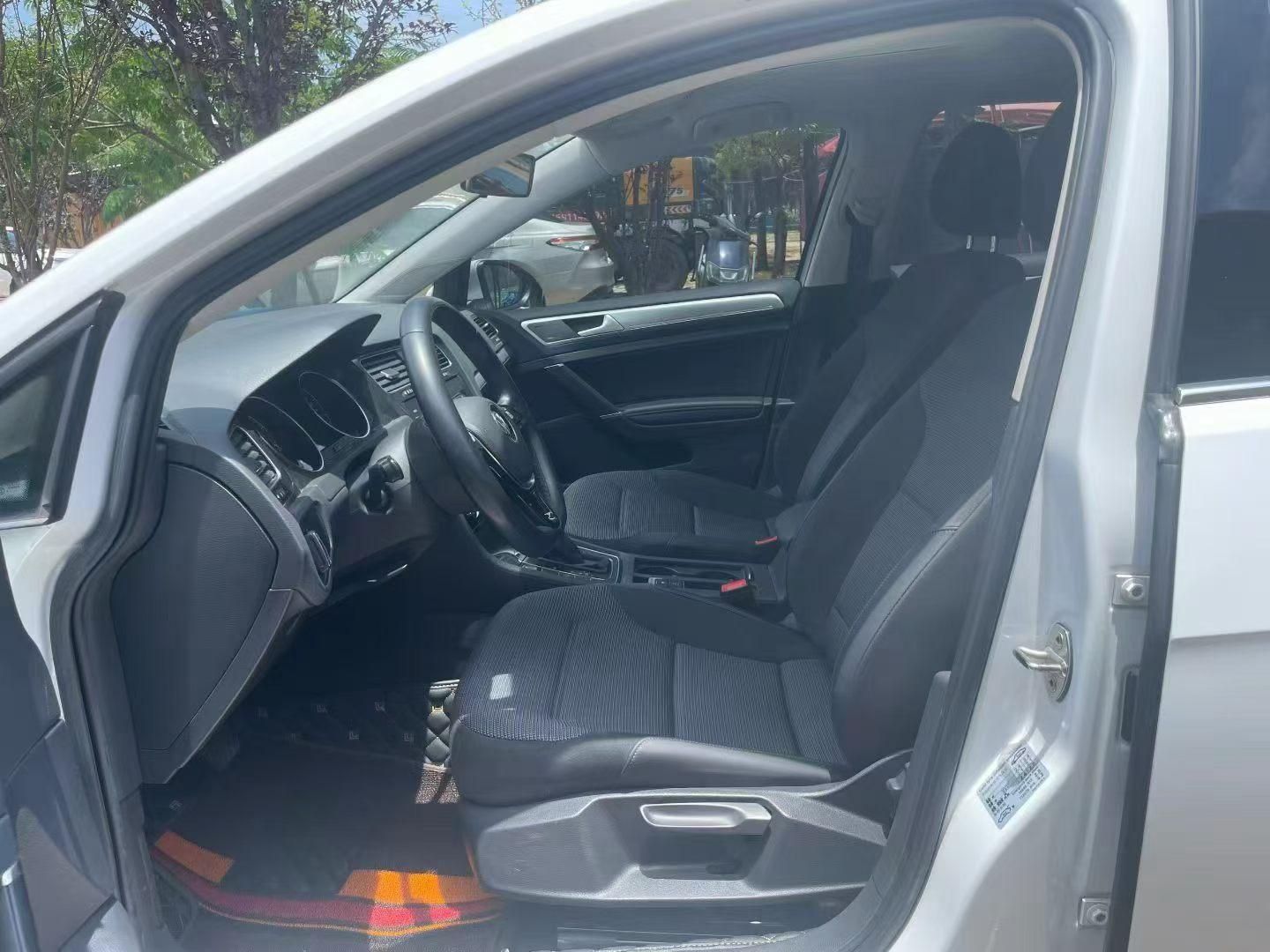 Volkswagen Golf Sportsvan 2020 thumb 6