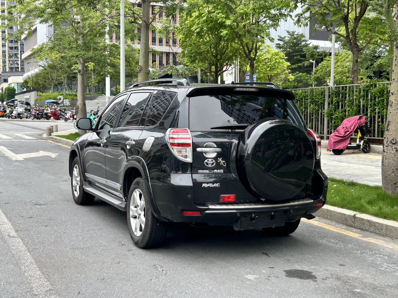 Toyota RAV4 2011 thumb 2
