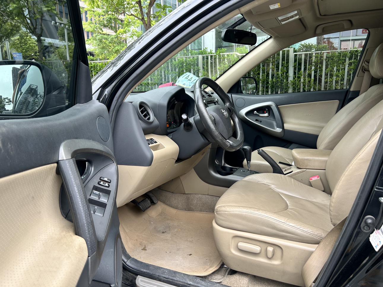 Toyota RAV4 2011 thumb 8