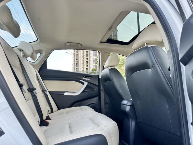 Changan Yuexiang V7 2015 thumb 5
