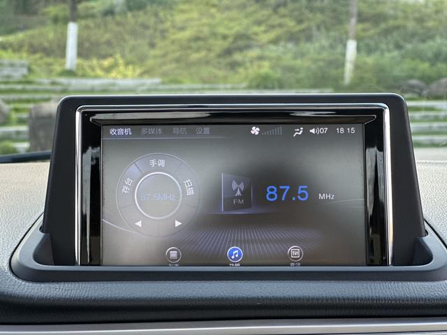 Changan Yuexiang V7 2015 thumb 7