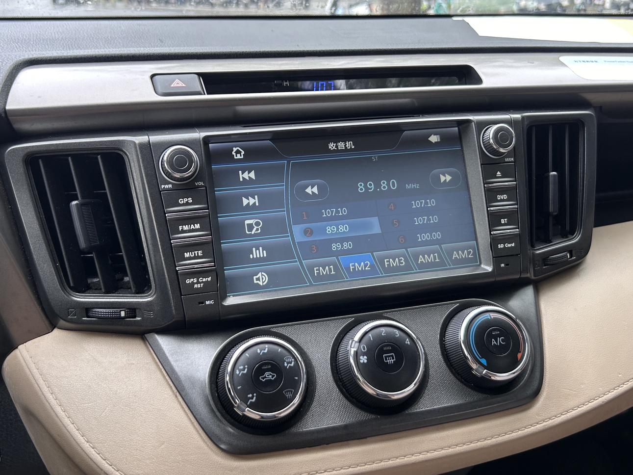 Toyota RAV4 2015 thumb 6