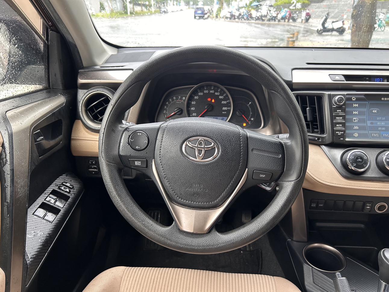 Toyota RAV4 2015 thumb 8