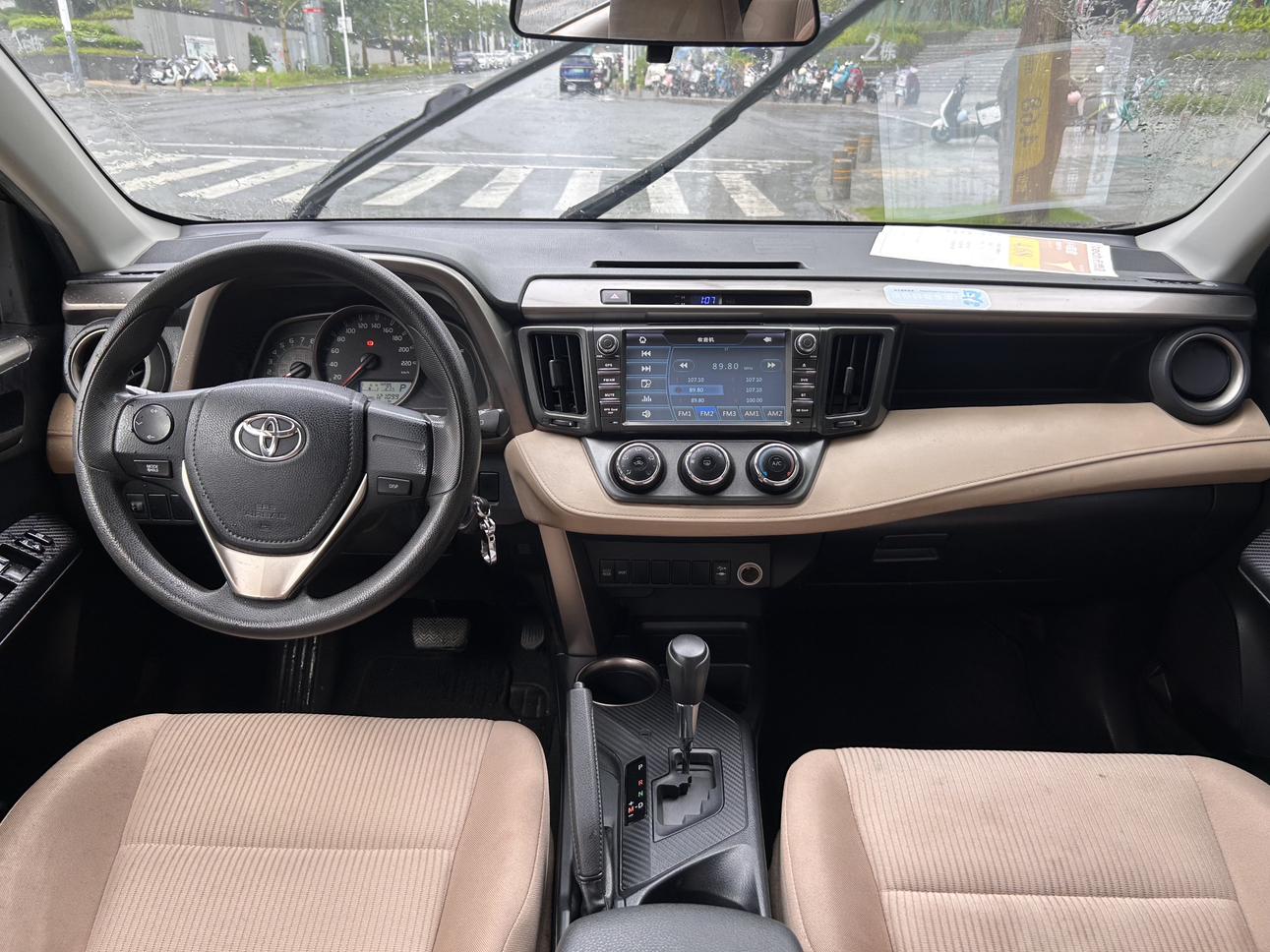 Toyota RAV4 2015 thumb 9