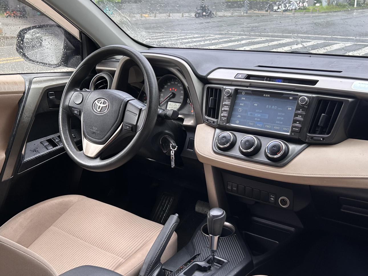 Toyota RAV4 2015 thumb 10
