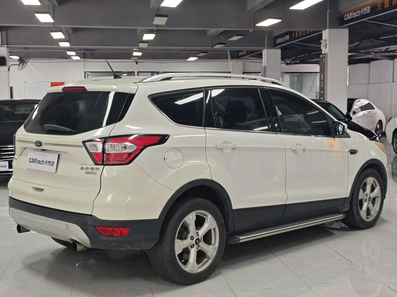 Ford Kuga 2017 thumb 2