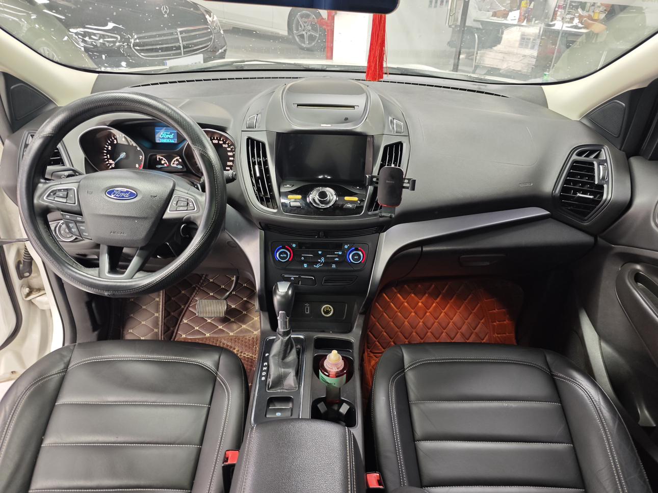 Ford Kuga 2017 thumb 5