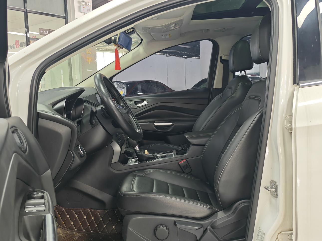 Ford Kuga 2017 thumb 6