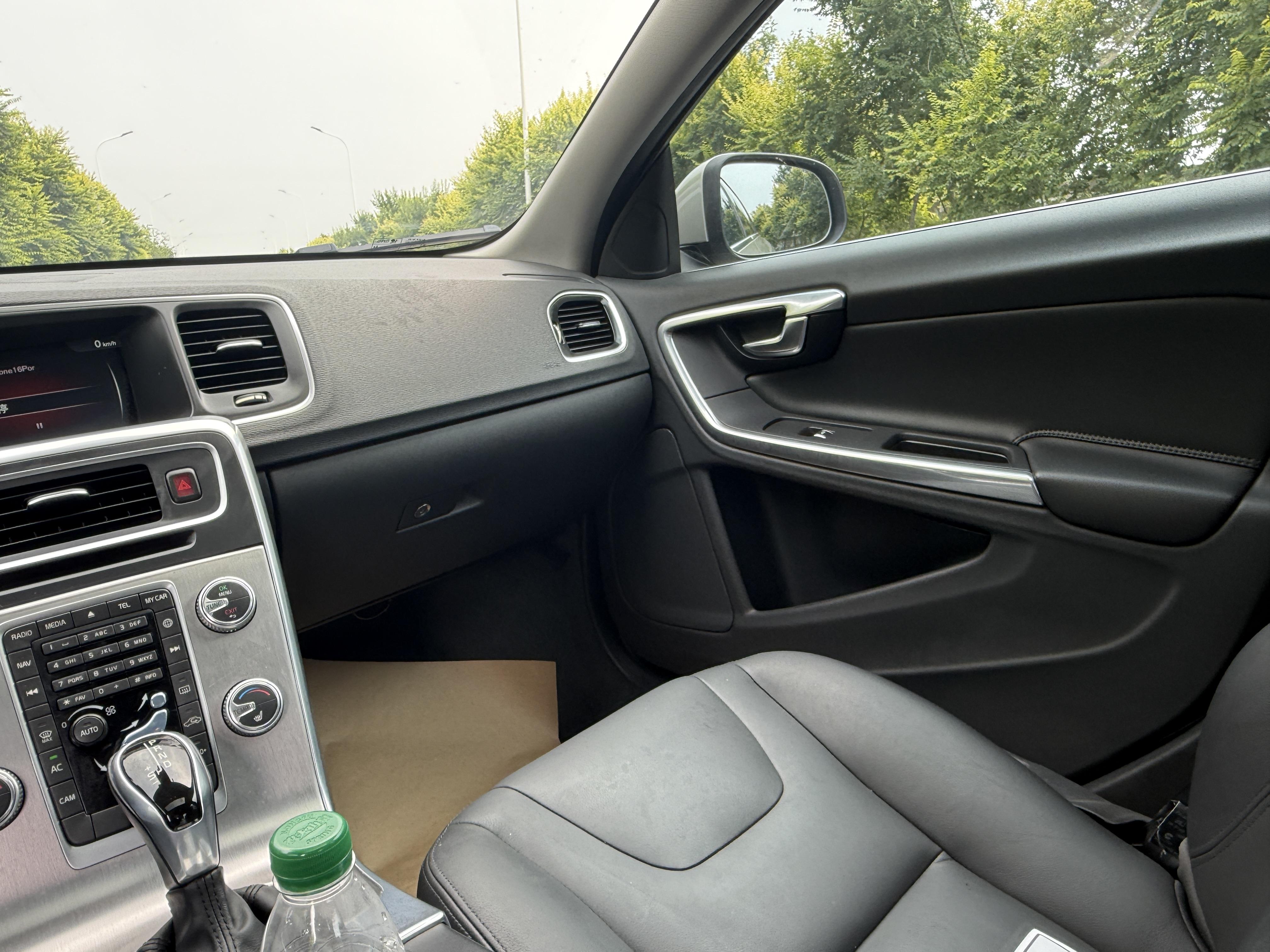 Volvo S60 2017 thumb 6