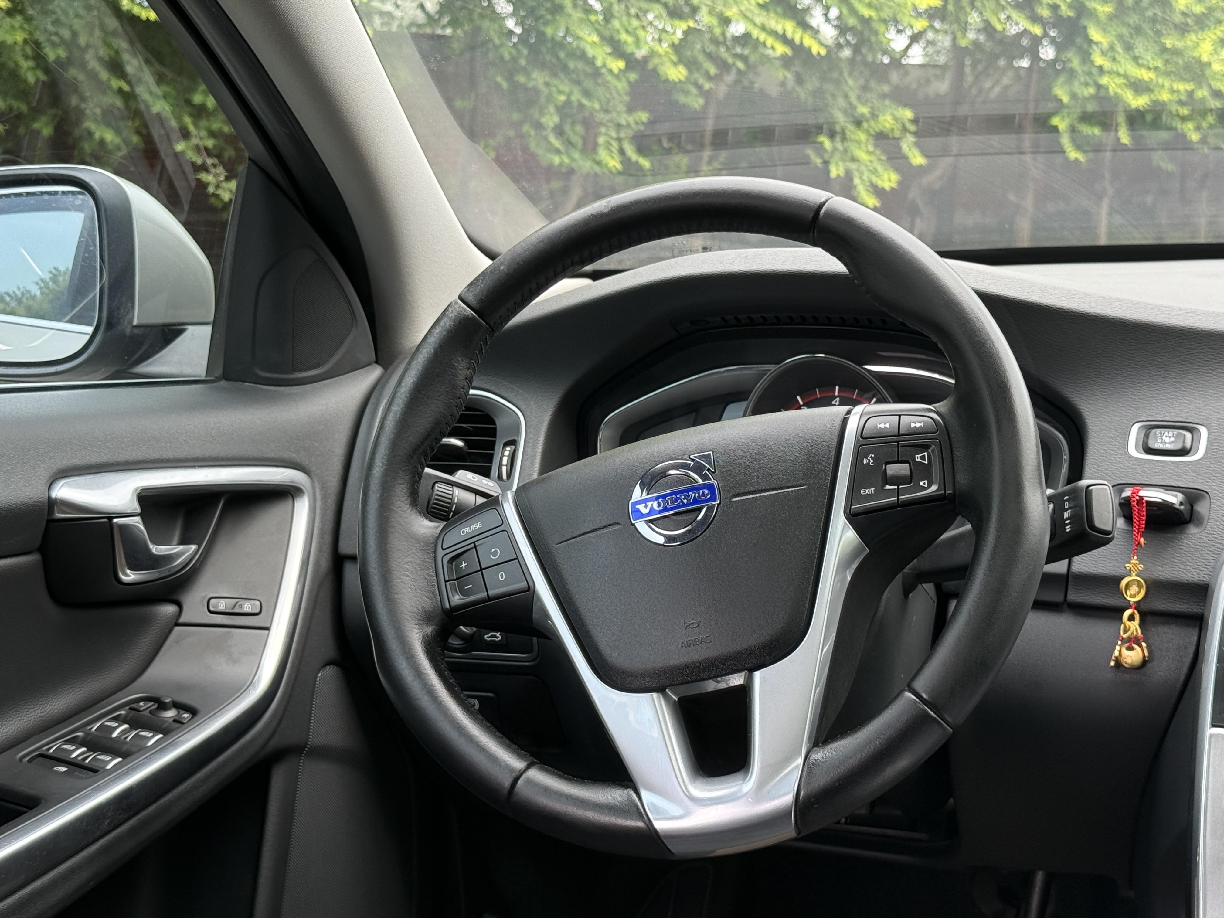 Volvo S60 2017 thumb 9