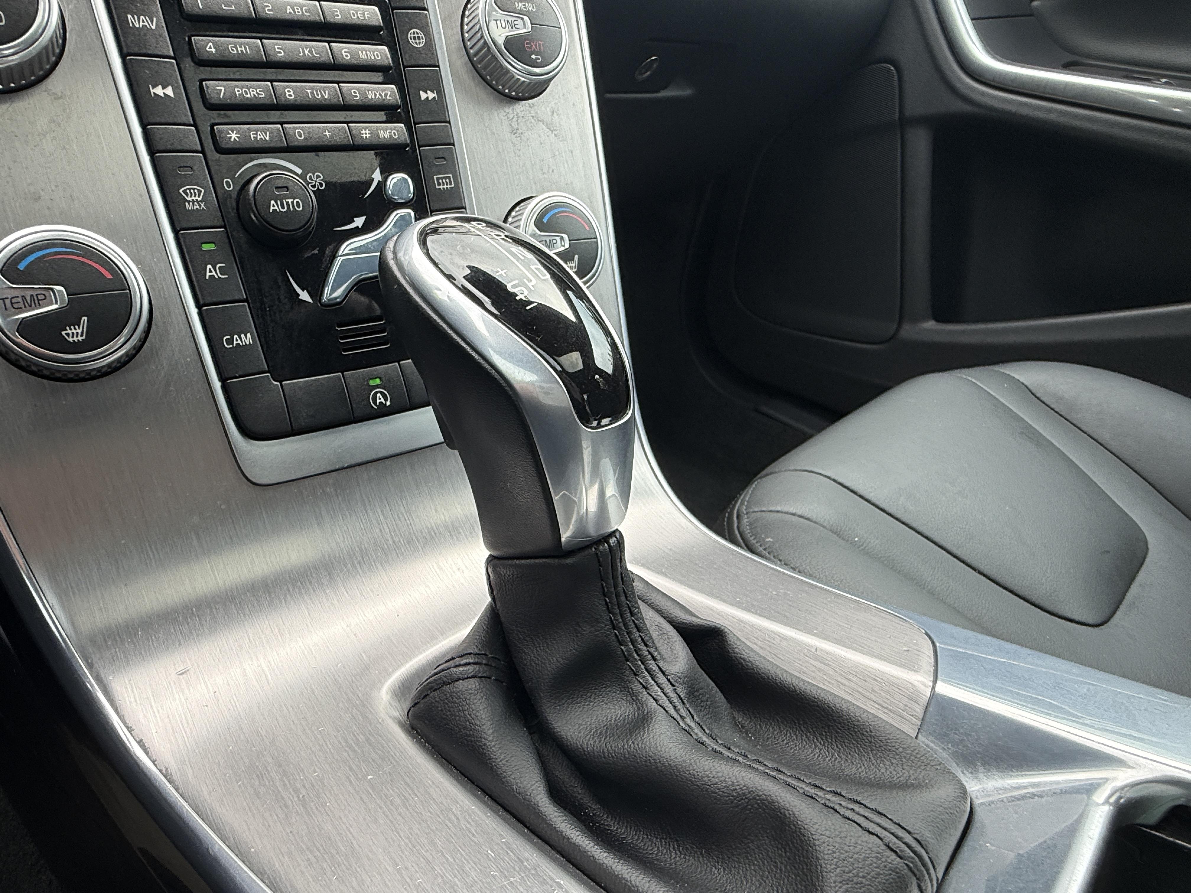 Volvo S60 2017 thumb 10