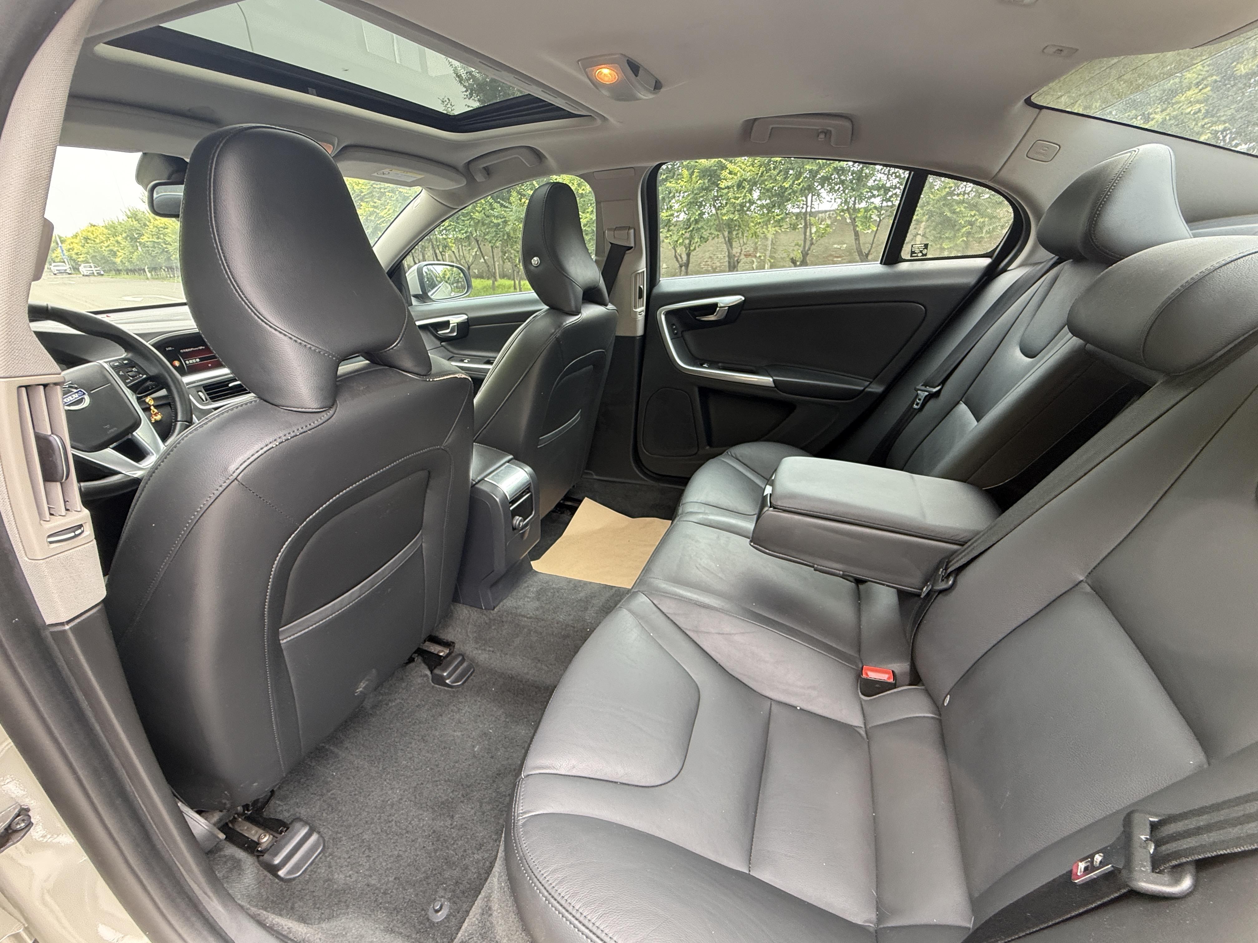Volvo S60 2017 thumb 12