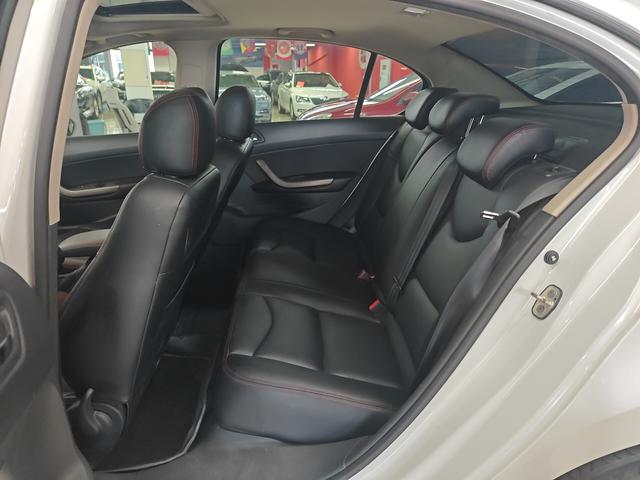 Peugeot 408 2013 thumb 10