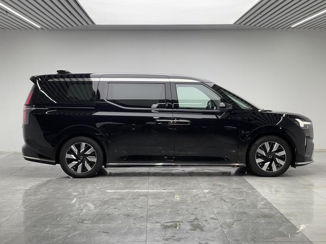 Volvo EM90 2025 thumb 6