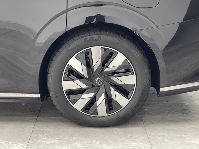 Volvo EM90 2025 thumb 7