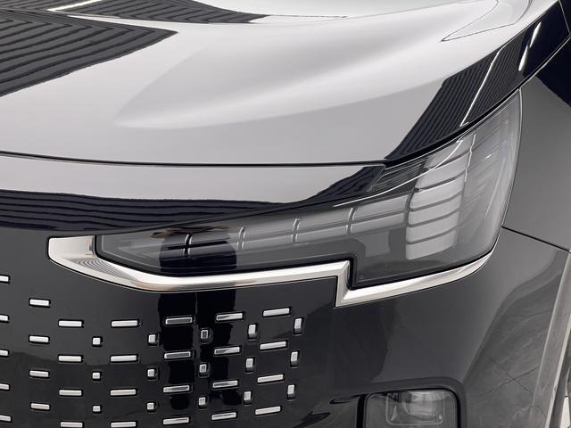 Volvo EM90 2025 thumb 10
