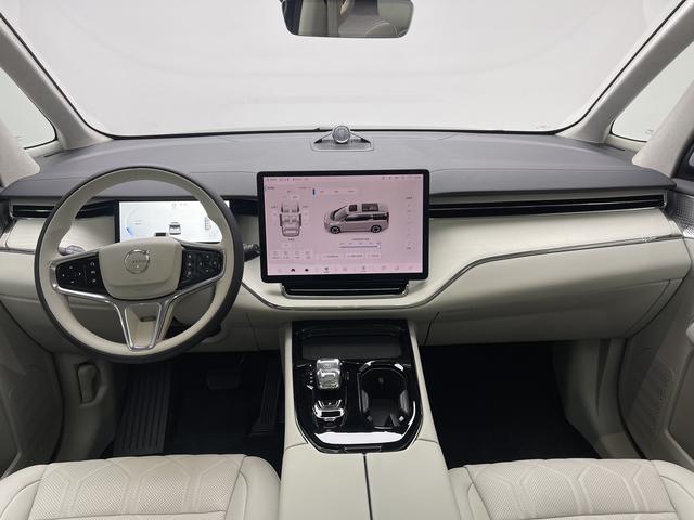 Volvo EM90 2025 thumb 12