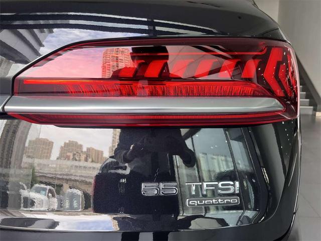 Audi Q7 2021 thumb 6