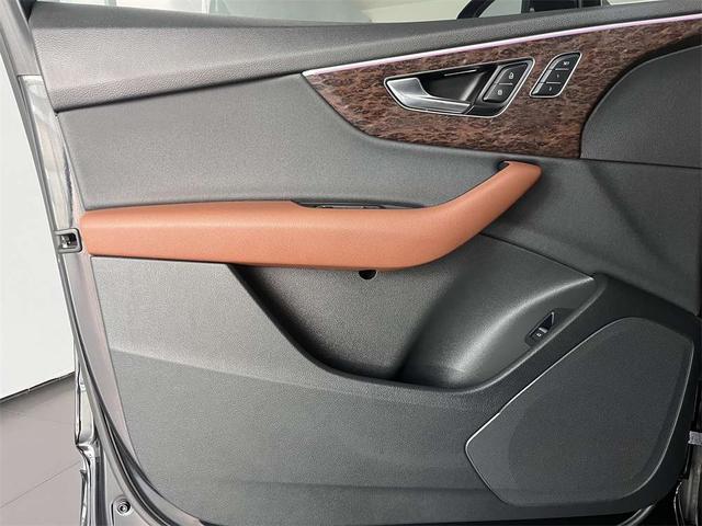 Audi Q7 2021 thumb 7