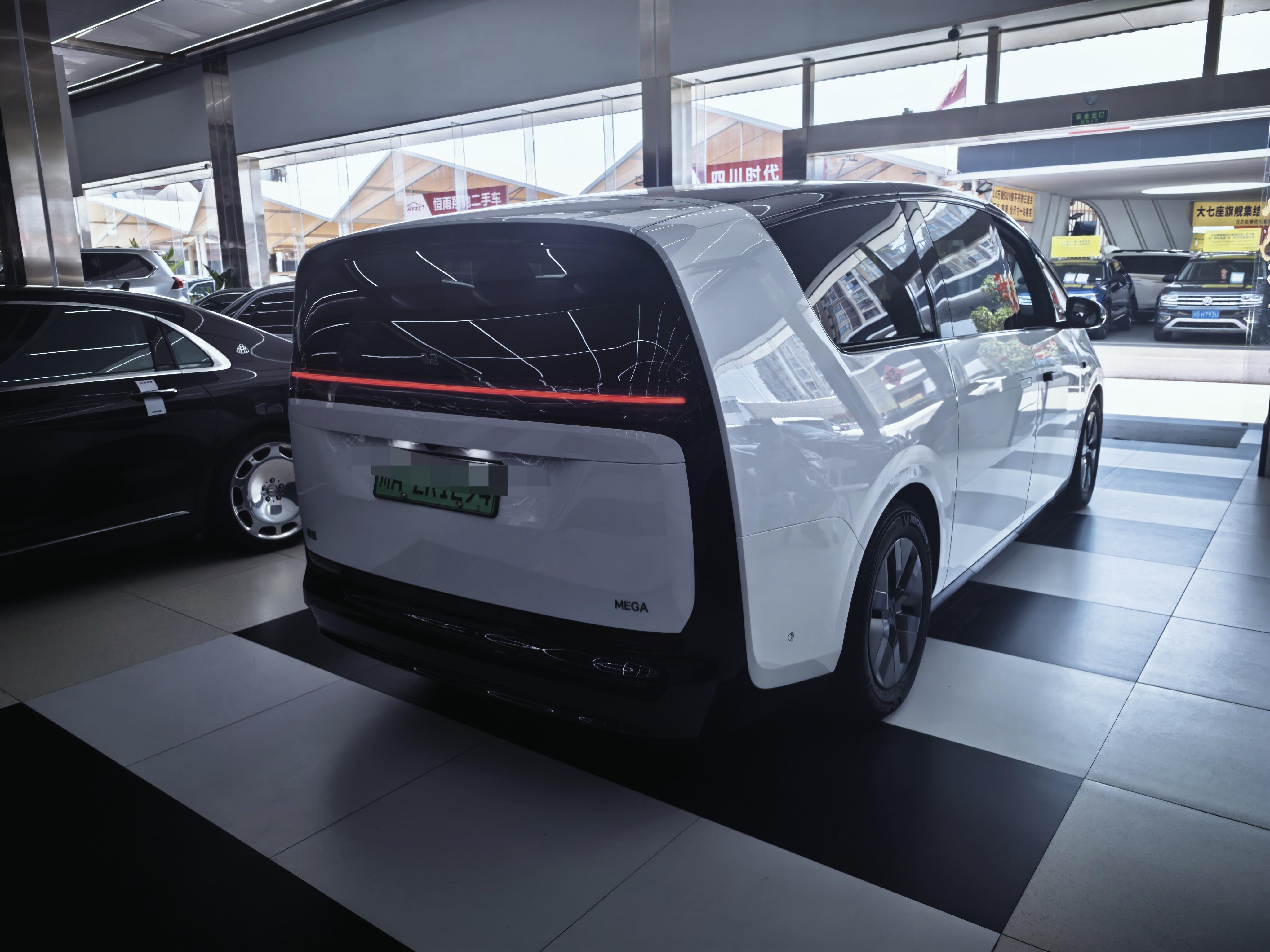 Lixiang (Li Auto) Mega 2025 thumb 11