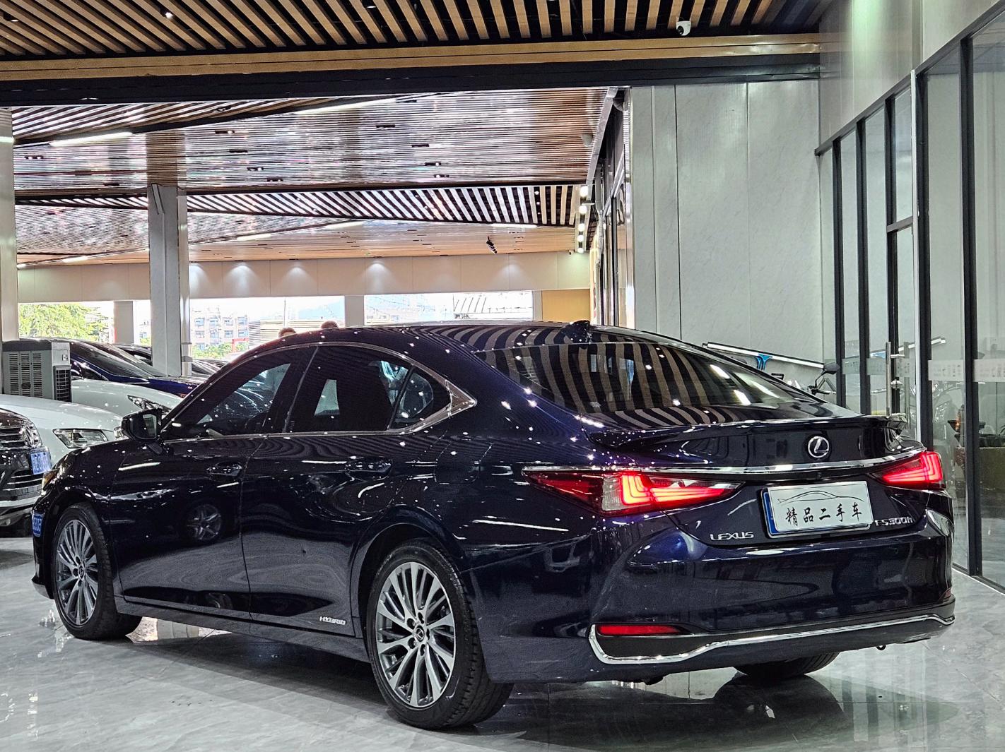 Lexus ES 2020 thumb 2