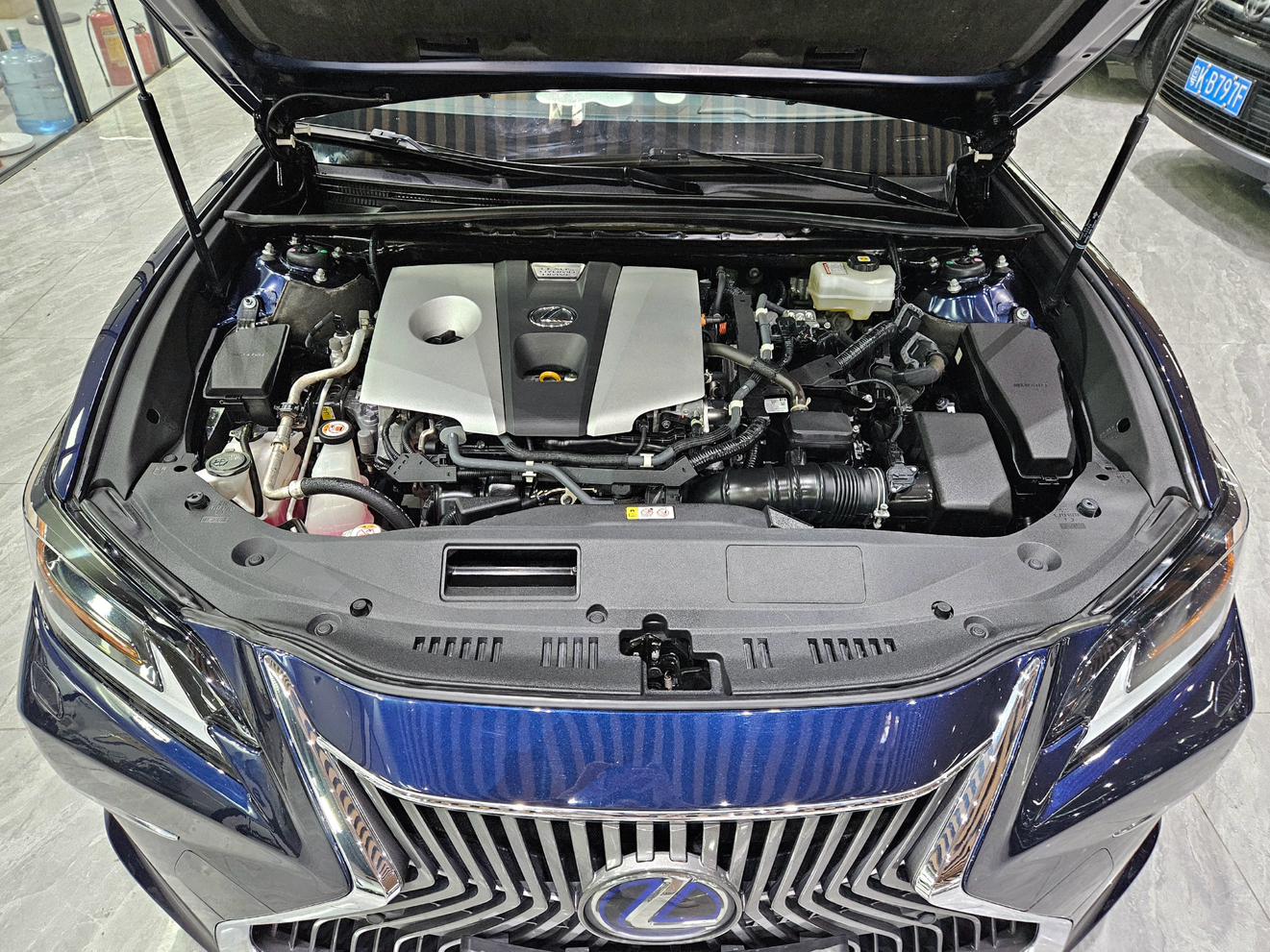 Lexus ES 2020 thumb 4