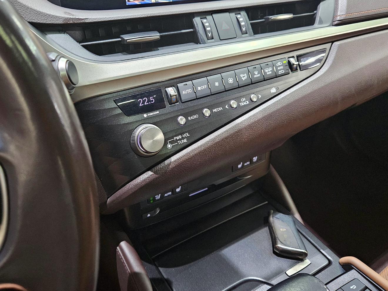 Lexus ES 2020 thumb 9