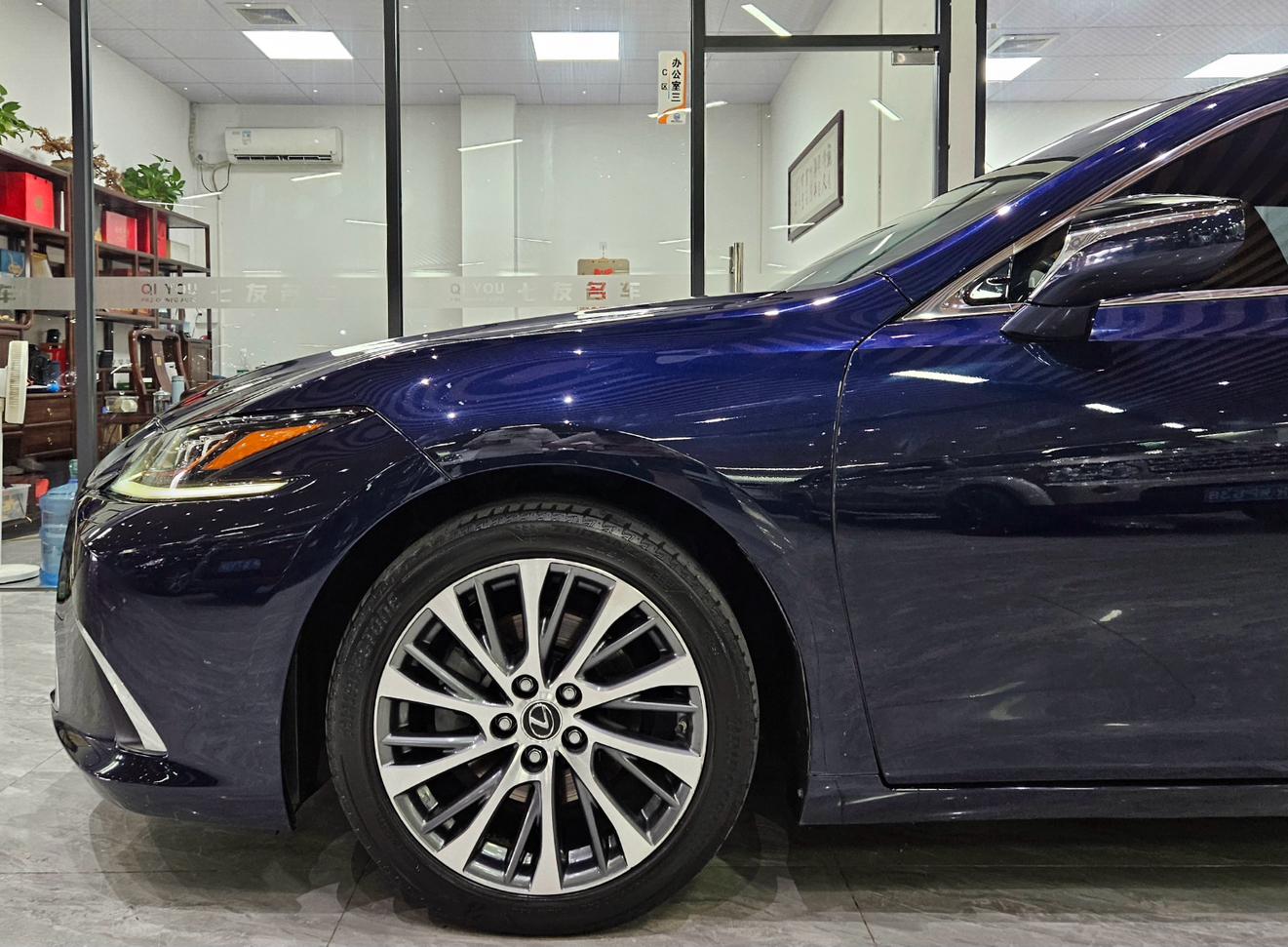 Lexus ES 2020 thumb 10