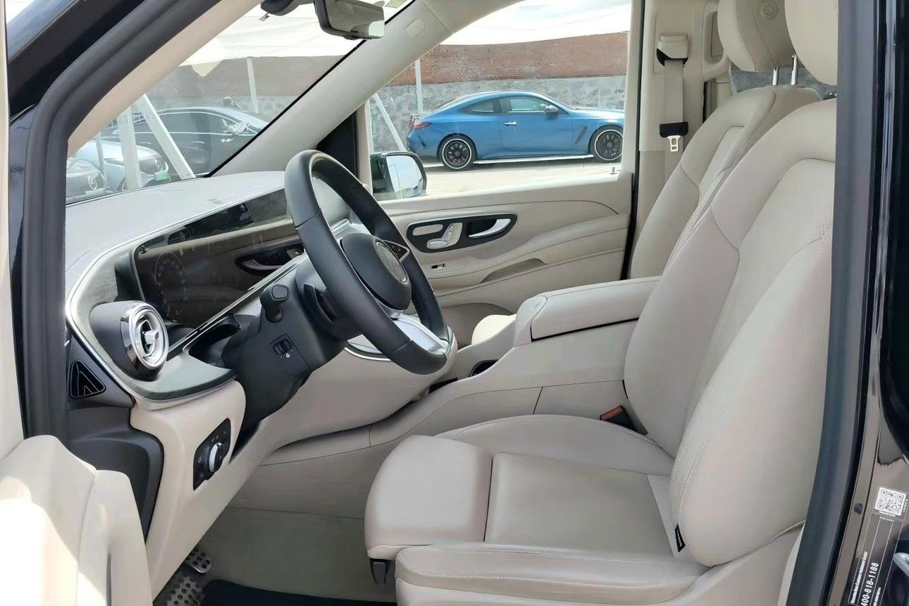 Mercedes-Benz V-Класс 2024 thumb 4