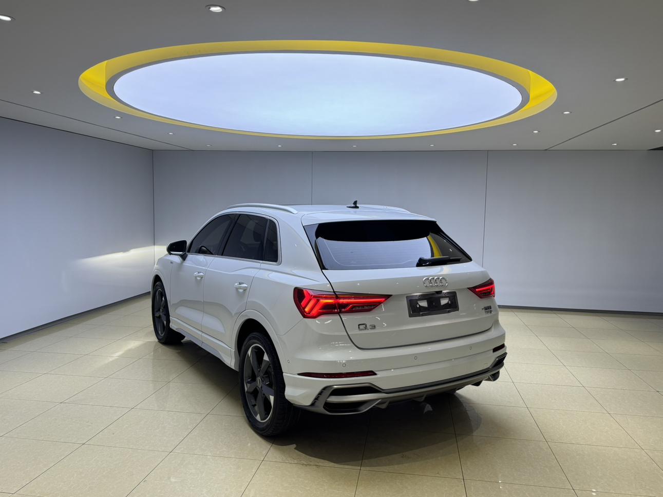 Audi Q3 2022 thumb 2