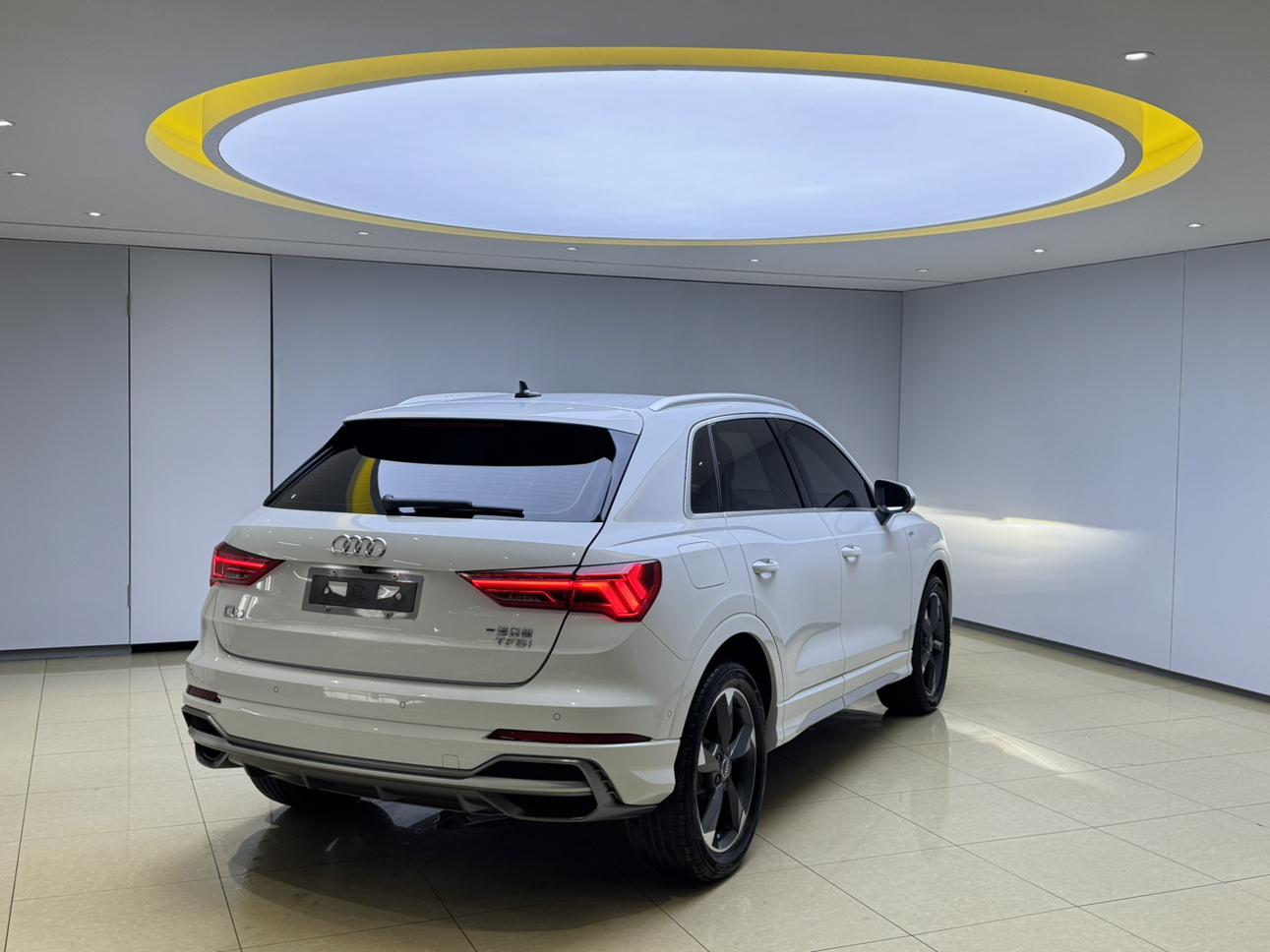 Audi Q3 2022 thumb 4
