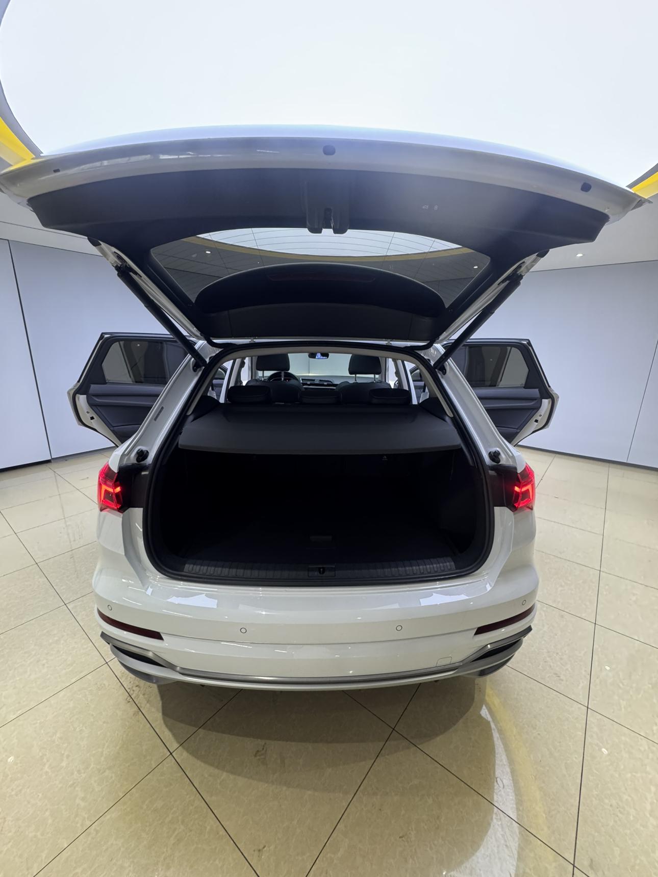 Audi Q3 2022 thumb 8