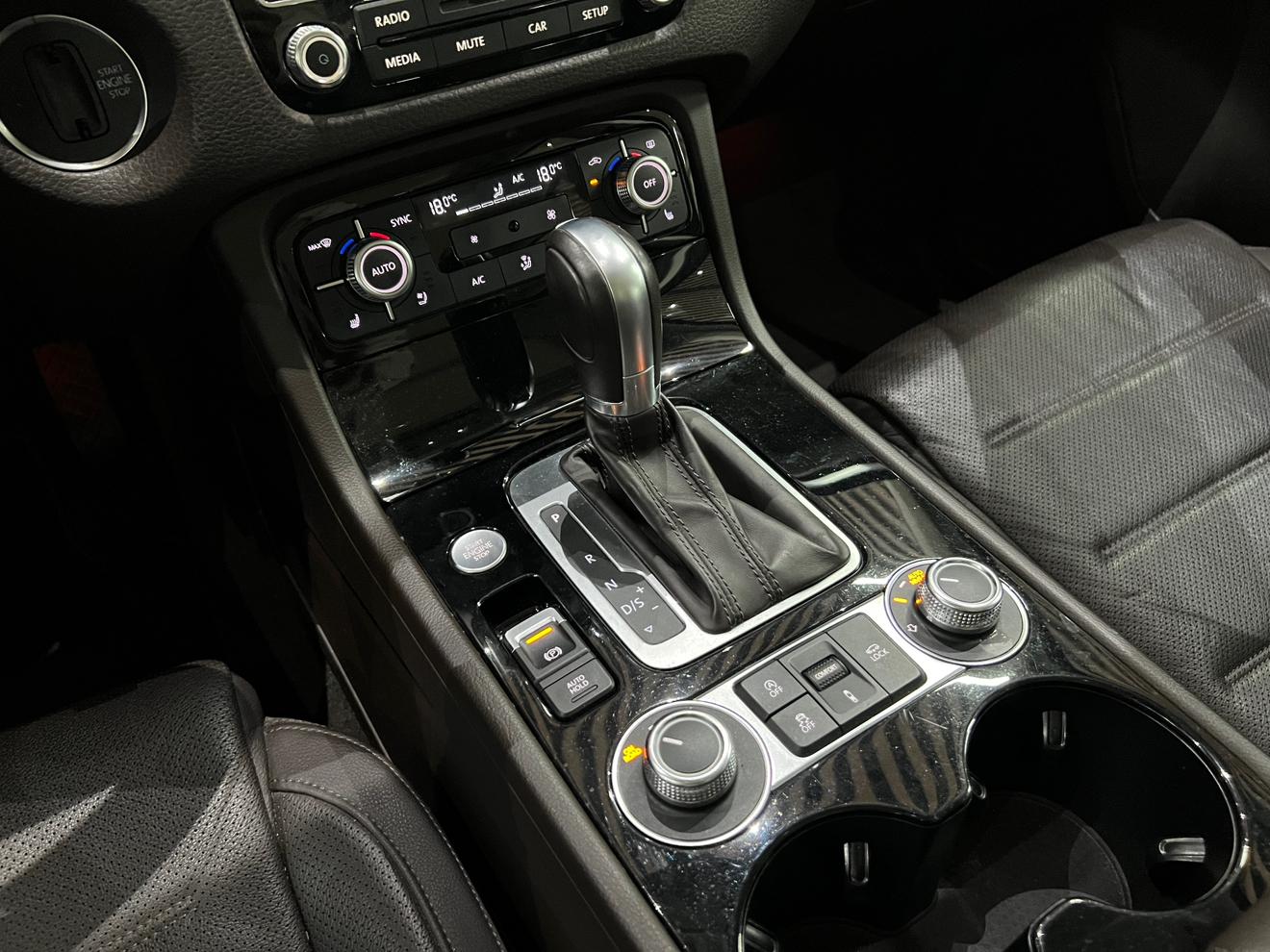 Volkswagen Touareg 2017 thumb 8