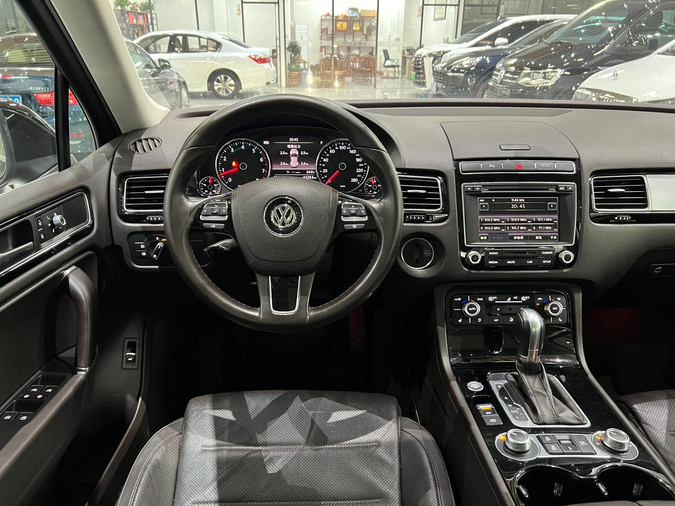Volkswagen Touareg 2017 thumb 10