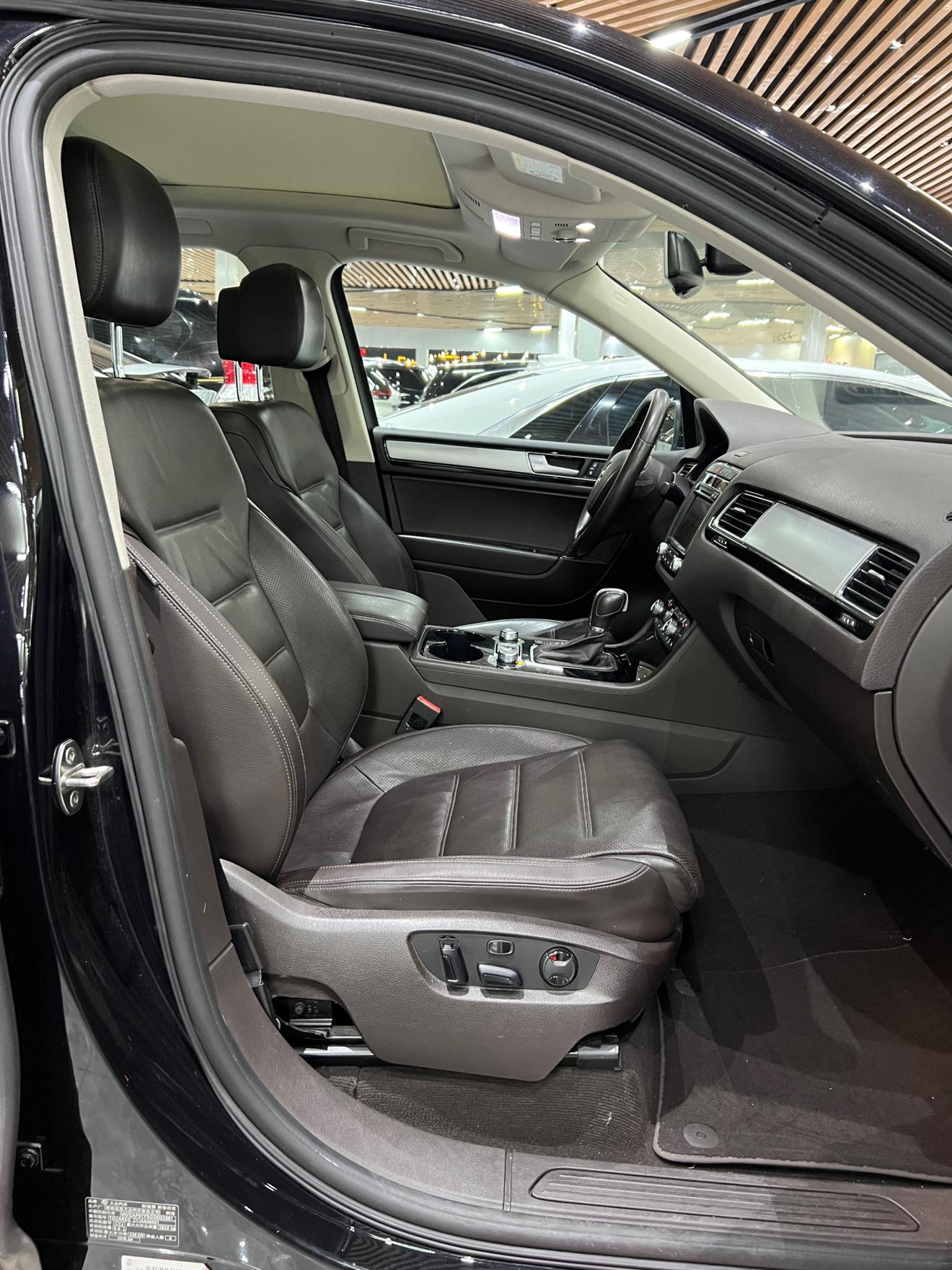 Volkswagen Touareg 2017 thumb 12