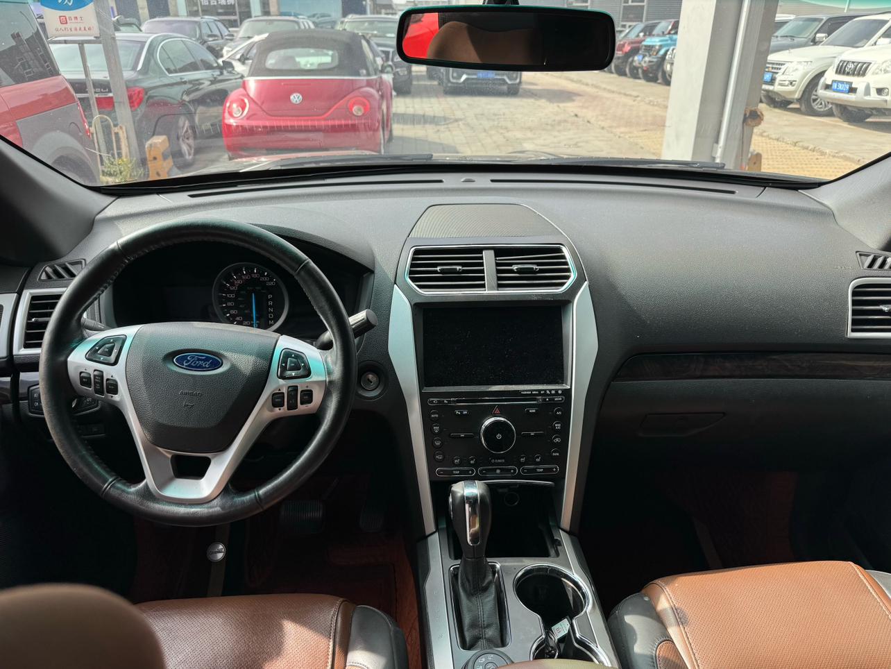Ford Explorer 2013 thumb 6