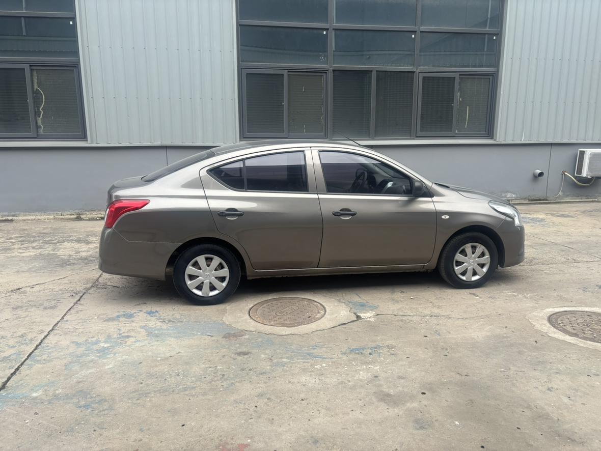 Nissan Sunny 2015 thumb 4